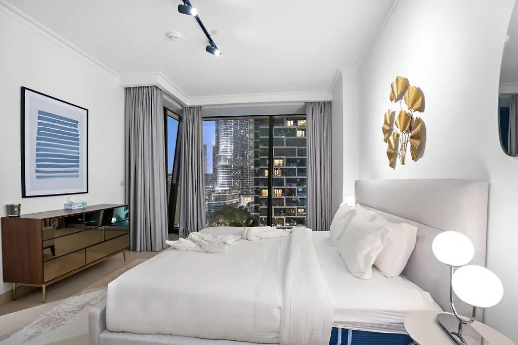 First Class 1Br Iconic Cityscape Haven Dubai Apartment