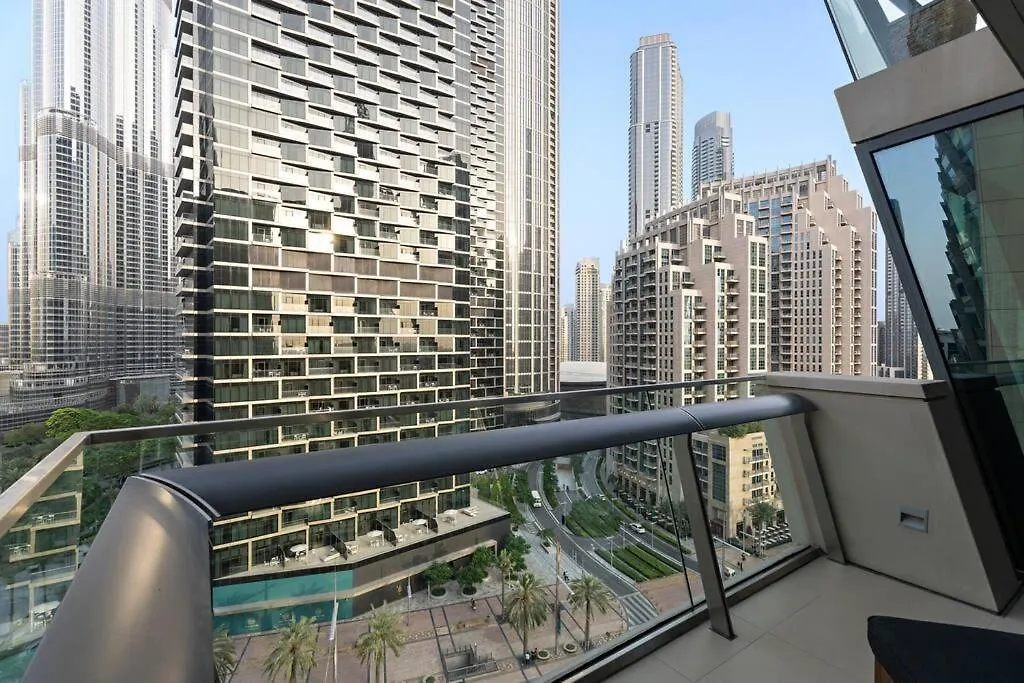 First Class 1Br Iconic Cityscape Haven Dubai Apartment