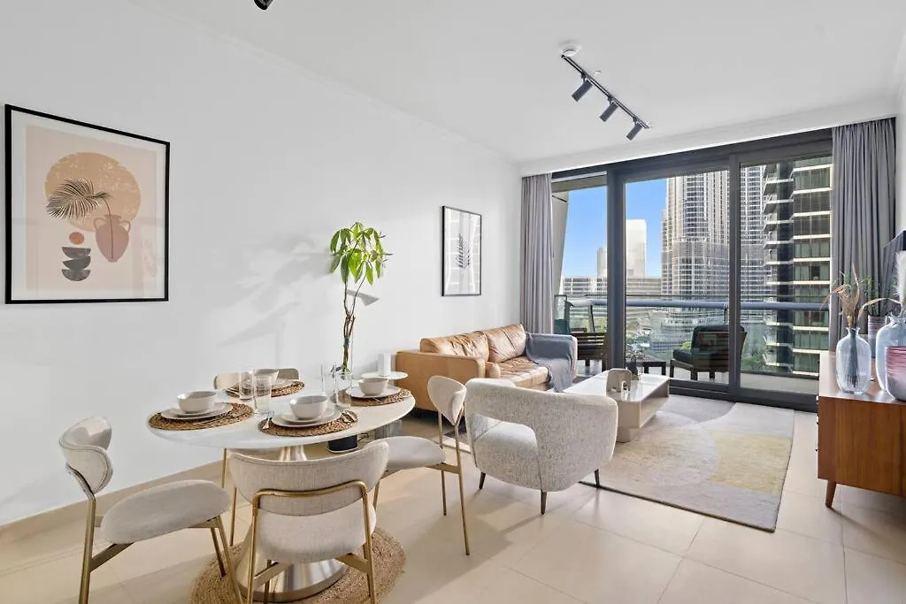 First Class 1Br Iconic Cityscape Haven Dubai Apartment