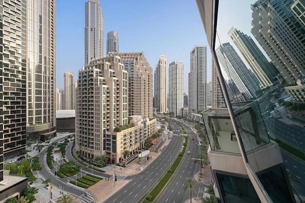 First Class 1Br Iconic Cityscape Haven Dubai Apartment